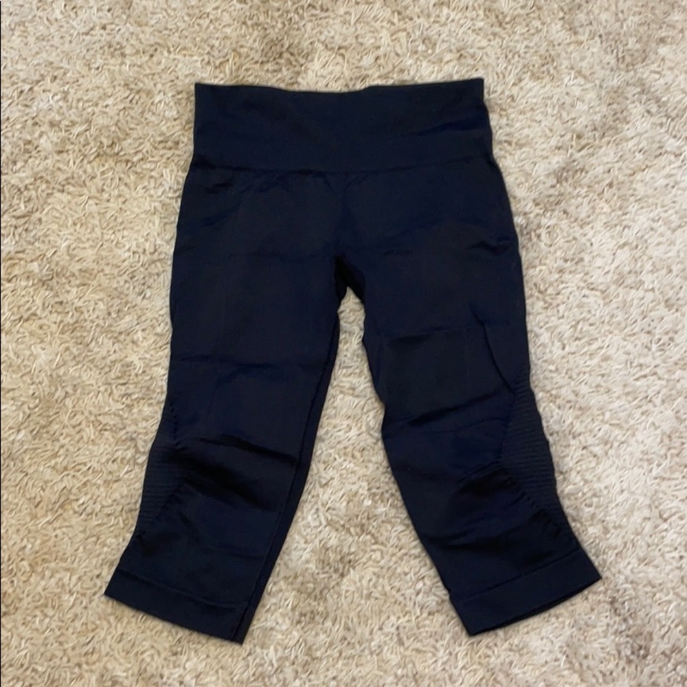 Lululemon Seamlessly Street Crop